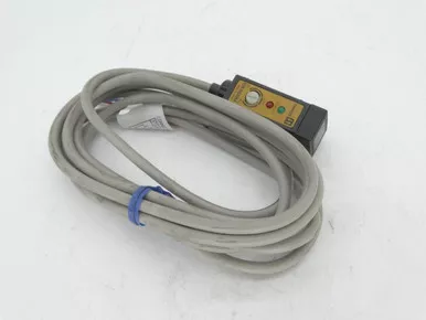OMRON E3R-DS30E4 SENSOR